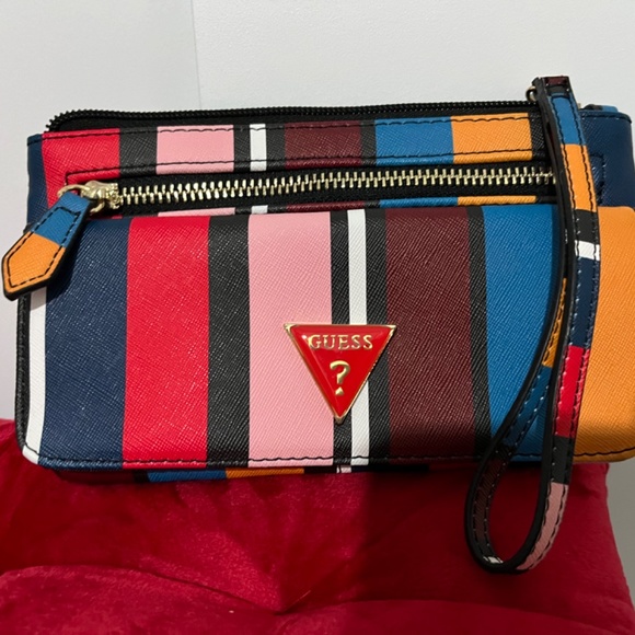 GUESS authentic colorful wristlet - Picture 4 of 7